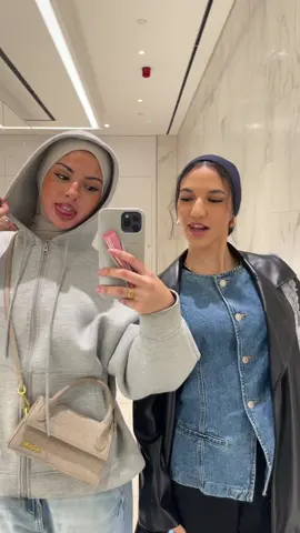 Ma jolie 👩‍❤️‍💋‍👩 @mariam. #fyp #foryou 