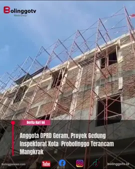 Gedung Inspektorat, yang seharusnya menjadi menara suar kemandirian pengawasan, kini terancam mangkrak disebabkan masalah finansial kontraktornya. Proyek miliaran rupiah yang digadang-gadang ini kini menjadi simbol kegagalan sistemik pengadaan barang dan jasa publik. Senin (3/11/2025), ruang Rapat Dengar Pendapat (RDP) Komisi III DPRD berubah menjadi arena penghakiman publik yang penuh ketegangan. Di bawah sorotan lampu yang dingin, terkuaklah sebuah borok memalukan di balik tender megah: CV Tujuh April, kontraktor pelaksana, secara efektif telah kolaps likuiditas. Suasana memanas seketika. Kekecewaan dewan mencerminkan amarah kolektif warga kota yang merasa dikhianati. Mereka menuding kontraktor telah bersikap tidak profesional dan nekat, bak pemain judi yang mempertaruhkan uang rakyat tanpa modal. Di tengah keheningan, Robit Riyanto, Anggota Komisi III DPRD murka terlihat dari suara kerasnya penuh kekecewaan. Robit melontarkan ultimatum keras kepada pihak kontraktor. “Saya tidak peduli dengan alasan teknis, saya peduli dengan tanggung jawab! Kalau kontraktor tidak punya uang, JANGAN NAWAR! Ini bukan proyek ecek-ecek. Ini adalah UANG RAKYAT Kota Probolinggo,