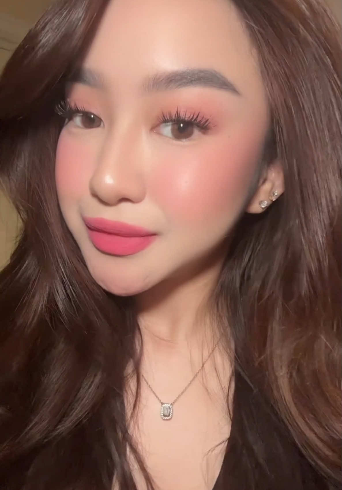 hello?! kemana garis di bibir?!!! bahkan ini aku pakai pas bibir aku lg kering HAHA love you timephoria 🥲💗👋🏻