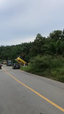 tak masuk logikaa😭##promomakanharian#mobilterbang🚀 