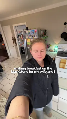 haven’t made pancakes in a while and these were so good 🥞  #wlw #wlwcouple #wlwtiktok #wlwtok #lesbian #lesbians #lesbiansoftiktok #lesbiancouple #lgbtq #lgbtqtiktok #queer #charlottenc #women #homedecor  #dachshund #blackcat #pets #lesbiancouple 