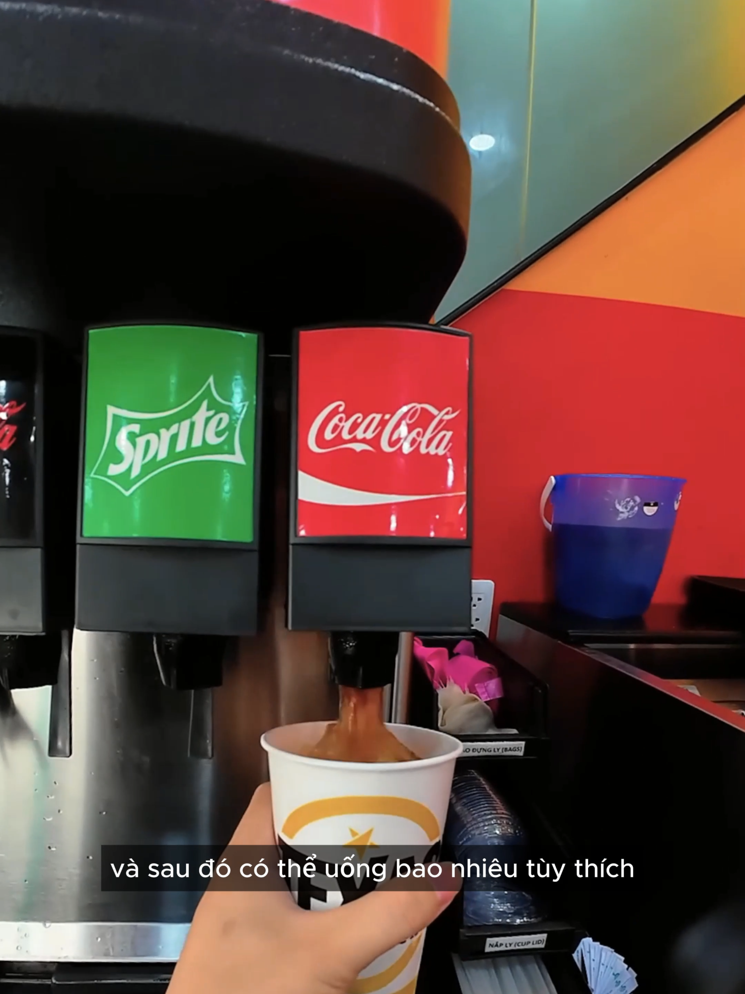 Cách uống Coca không giới hạn!