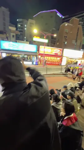 Seoul Night Life 🇰🇷✨🪩😉🥶 #nightlife #dance #Hongdae #winter #seoul 