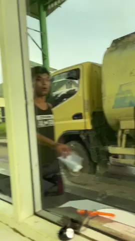 Membalas @𝓴𝓪𝓴.𝓻𝓲𝔃𝓴𝓪  yang ini kah mba 🤝 lunas lah 😭 #kranitimbangsawitfyp #fyp #pabriksawit #trukcpo #CapCut 