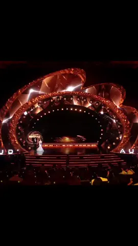 25.11.03 ขอเเสดงความยินกับนักแสดงทุกท่านค่ะ Weibo TV & Internet Video Summit 2025 #weibo2025 #โหวหมิงฮ่าว  #侯明昊neo #lilandi #โจวอี้หราน 