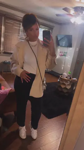 Oh hey…. Werk 💖 🤏🏽💅🏼 #worklife #girlboss #fyp #prettygirl #OutfitsOfTheWeek 