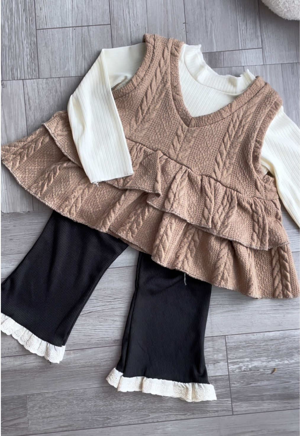 Sét gile len thừng áo giữ nhiệt kèm quần loe ren xinh iu cho bé#xuhuongtiktok #thoitrangtreem #dothudongchobe #quanaotreem #setthudongchobe 