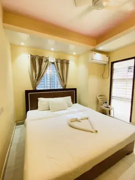 Hotel Royal Heritage @_A_J_A_M_💫📸  📌 লোকেশন : সৈকত আর/এ, সুগন্ধা পয়েন্ট, কোলাতলী, কক্সবাজার।  🌊🏖️ ছুটির দিন হোক স্বপ্নের মতো! 🏝️🏨 Hotel Royal Heritage, Cox’s Bazar এ আপনাকে স্বাগতম! আপনার বন্ধুবান্ধব কিংবা পরিবারের সঙ্গে কাটানো প্রতিটি মুহূর্ত হোক আরামদায়ক, বিলাসবহুল আর স্মরণীয়। আমাদের প্রতিটি রুমে রয়েছে – ✔️ সাগর দেখার সুবিধা 🏖️ ✔️ প্রাইভেট ব্যালকনি 🌅 ✔️ ২৪ ঘণ্টা রুম সার্ভিস 🛎️ ✔️ Wi-Fi এবং আধুনিক সুবিধা 📶 ✔️ নিরাপদ পার্কিং 🚗  /- এখনই কল করুন :- 01309713197 📞