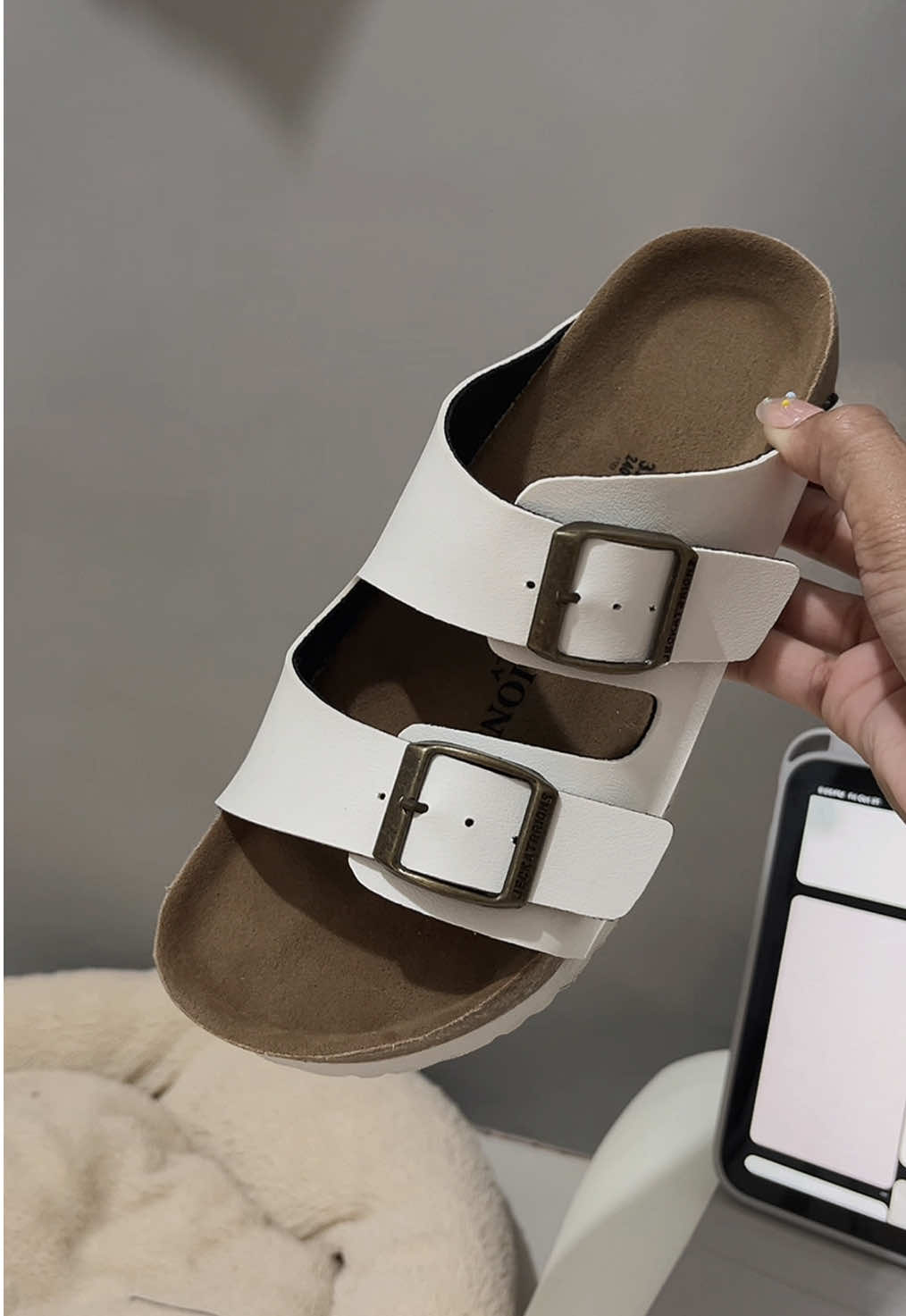 AAAA soo magandaaa. leather strap, hard cork, pure rubber outsole. so maganda talaga #leathersandals #doublestrapsandals #sandalsformen #sandalsforwomen 