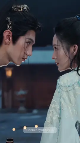 ไม่ใครเหมาะสมเท่าคู่นี้แล้วละแก จิตทั้งคู่ คนดูขนลุกคัก 😂😂 เข้ากันดีมากจิตโหด ใครก็เอาไม่ลงเลยคู่นี้ #เฉินเจ๋อหย่วนchenzheyuan陈哲远 #หลี่ซิ่นliqin李沁 #เฟิ่งสุยเกอฟู่อีเสี้ยว #chenzheyuan #อริรักลิขิตใจ💙 