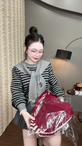 Mặc như này nhìn trẻ trung nhỉ #xuhuongtiktok 