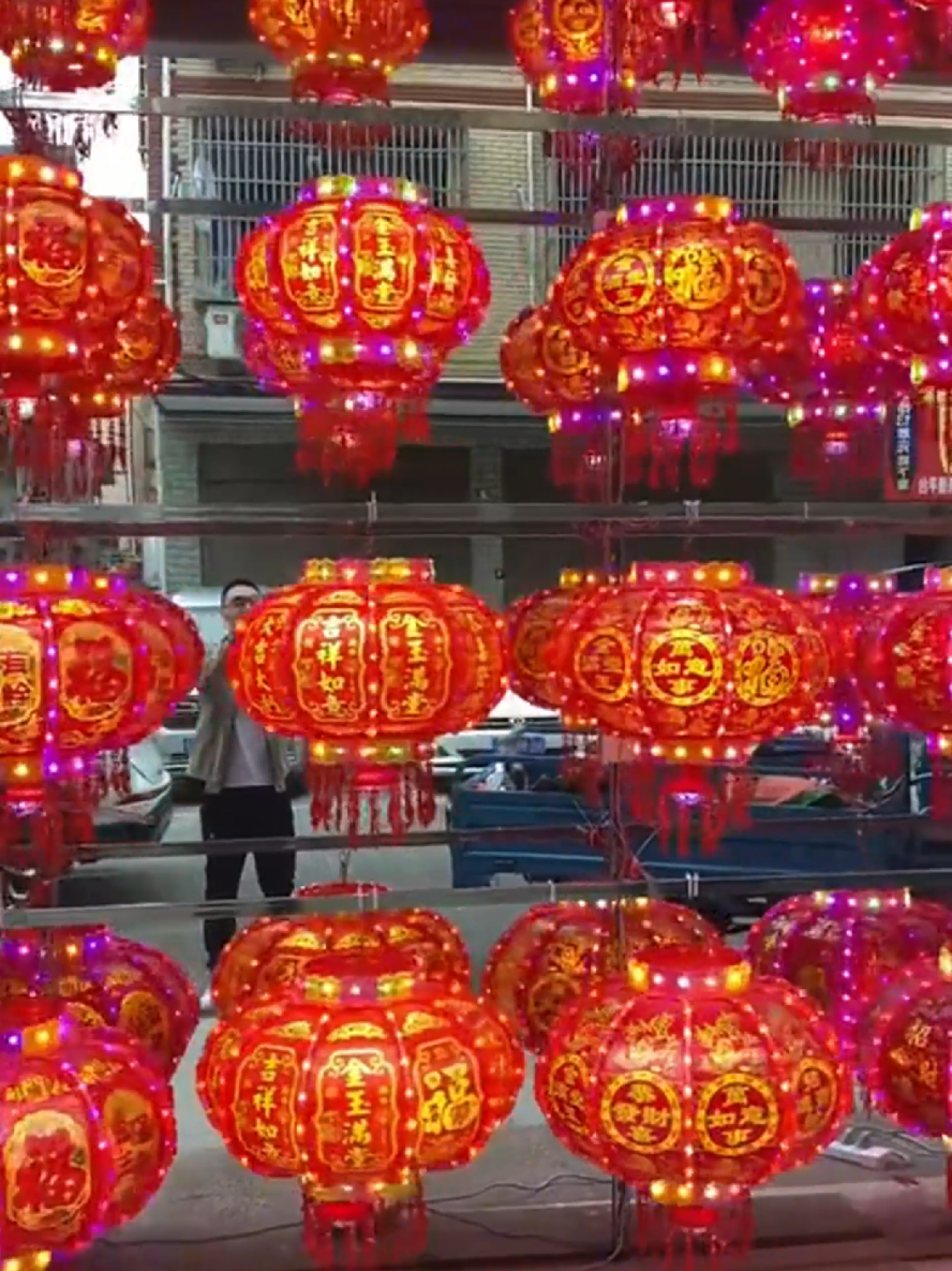 Đèn lồng xoay tròn 36 độ#denlongtron #denlongxoay360 #denlongxoay #tet #tet2026 