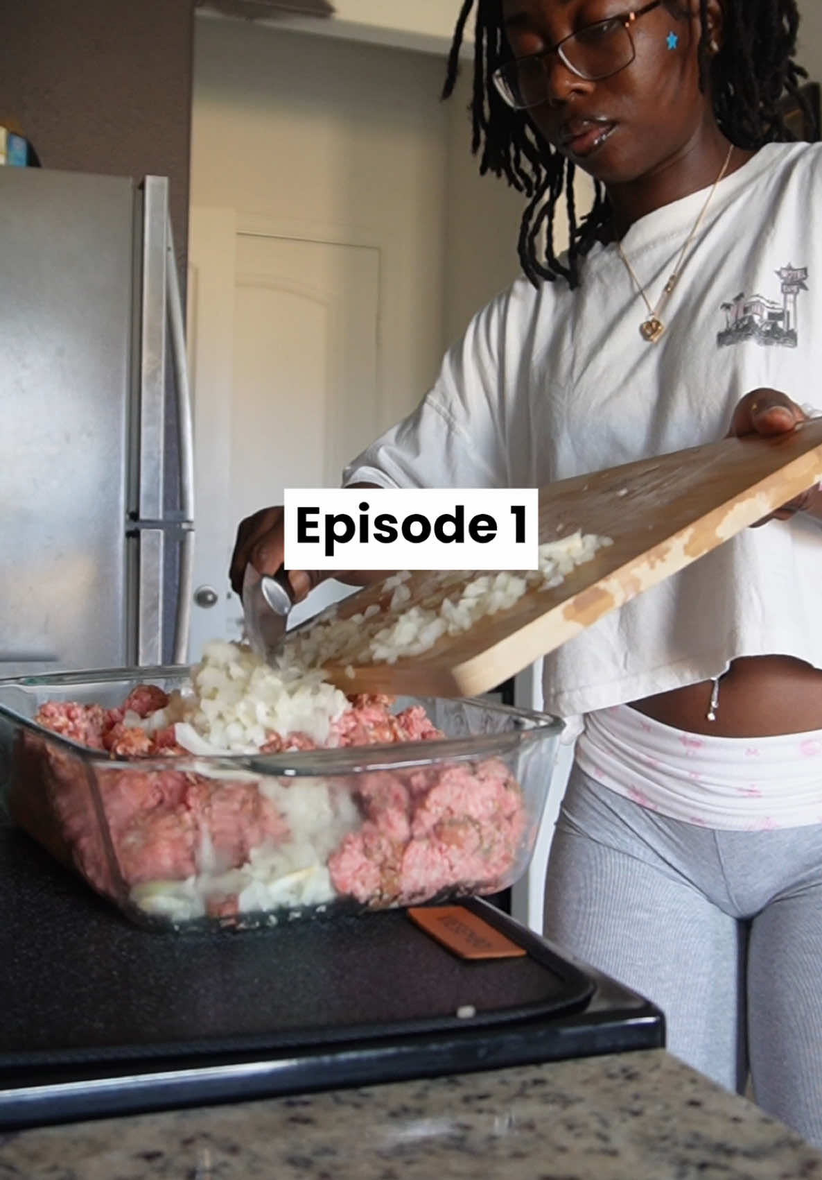 High-protein comfort food made easy  Crockpot meatballs going in — simple ingredients, packed with flavor, perfect for meal prep week 🍝🔥 ✨ Ingredients ✨ • Ground beef • Garlic • Breadcrumbs • Parmesan cheese • Egg • Onion • Italian seasoning • Marinara sauce • Tomato sauce • A little love on top 💛 #mealprep #highproteinmeal #crockpotrecipes #easymeals #mealprepsunday 