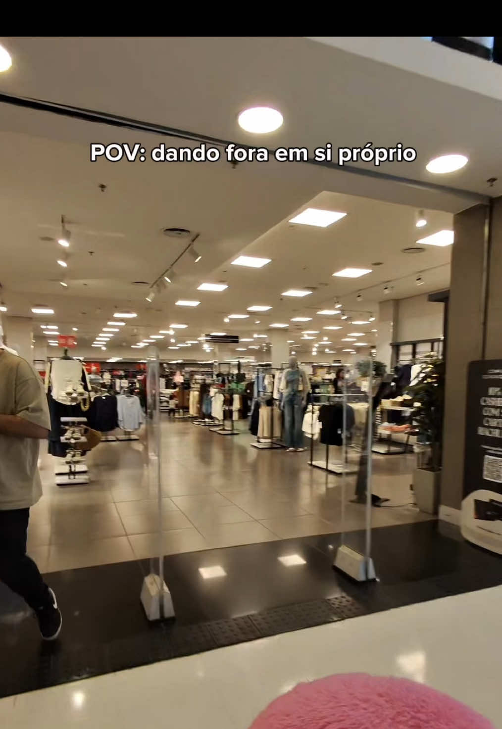 Dando fora em si próprio PT6 . . . . #humor #videoengraçado #timidez #comedia #dandofora  