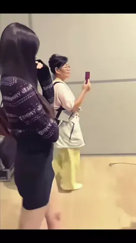 wonyoung's walk is a hot trend in china now, and obtained almost 8 millions of views on the first day of trend and became second place on top 5 most searched in china #ive #wonyoung #jangwonyoung #장원영 #원영 