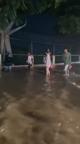 មុខព្រលានពោធិ៍ចិនតុង🧐 #ពូលីម😂 