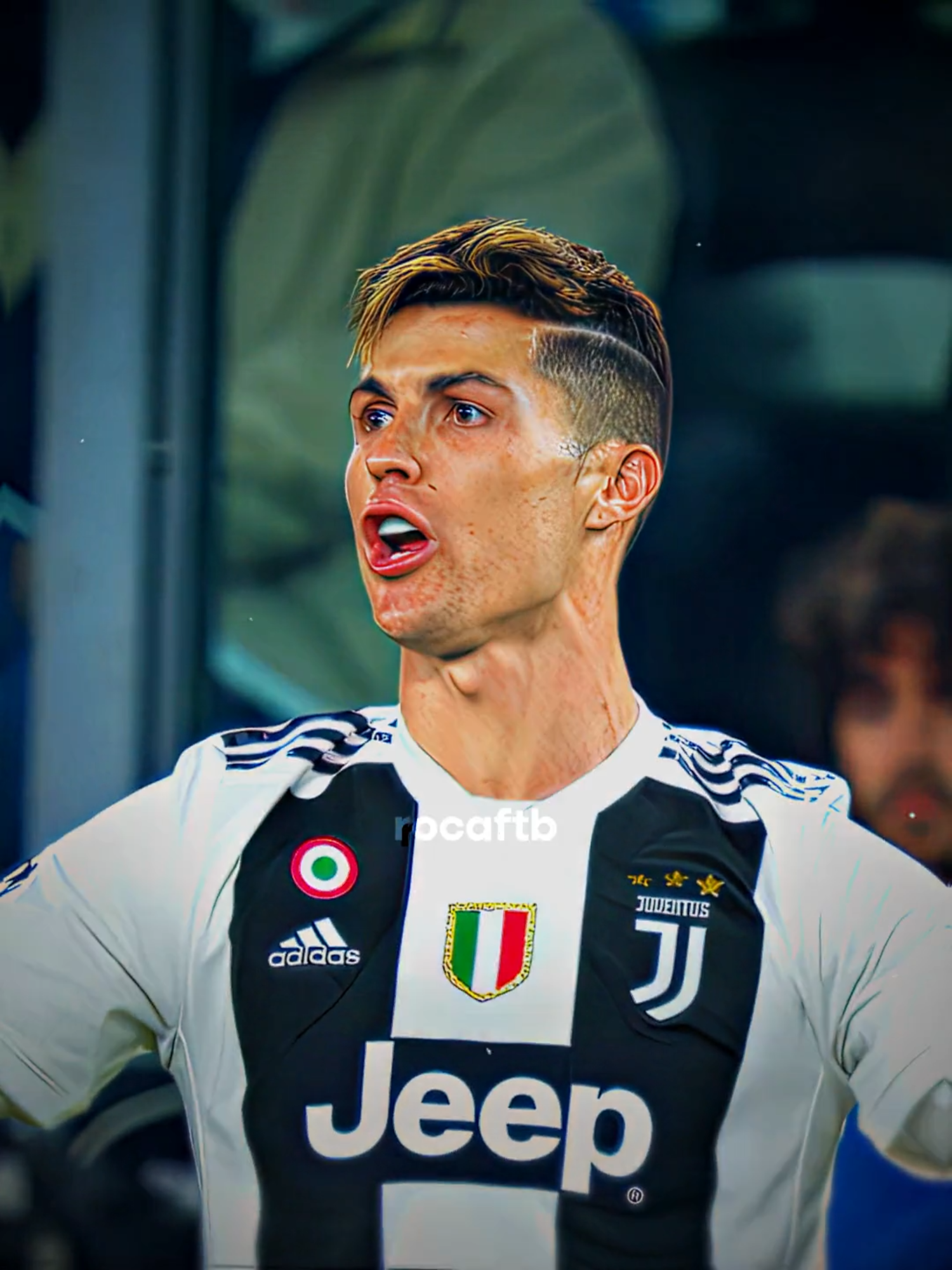 Cristiano x Chica Atractiva 😍 #ronaldo #cristianoronaldo #realmadrid #aftereffects #edit #foryoupage #fyp #viral