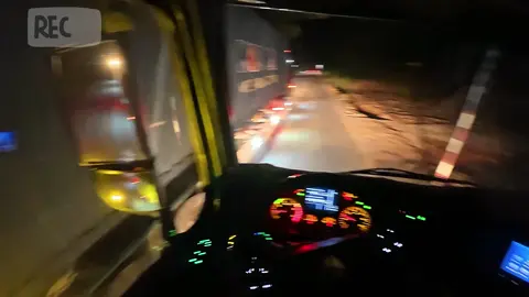 Nhường nhịn nhau không đi đâu mà thiệt #xedaukeotrungquoc #bangphuongvlog 