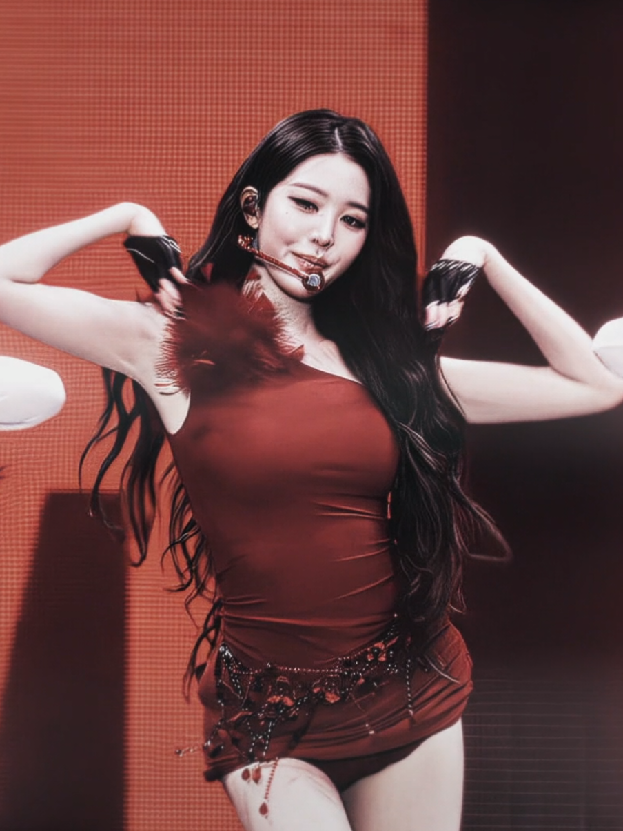 she so beautiful in that dress       #kpopfyp #wonyoung #ive #wonyoungedit #ttyhaze 