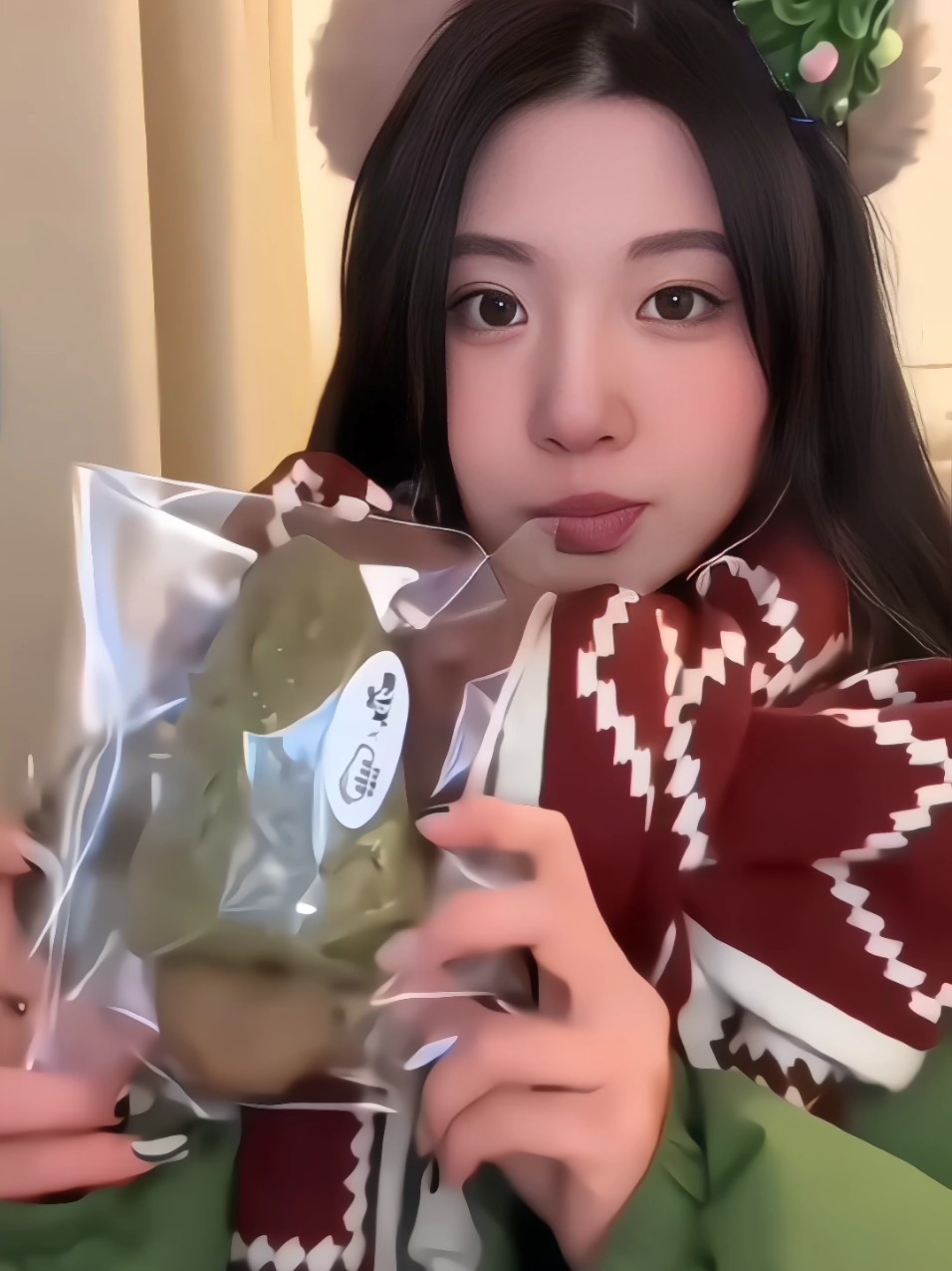 𝗖𝗵𝗿𝗶𝘀𝘁𝗺𝗮𝘀 𝗙𝗮𝗻𝗰𝗮𝗺 - eee yeni yıl yaklaşıyorsa fancam yapmaya başlayalımm // #Christmas #eating #fancam #rosmeoi 