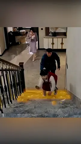 Todo lo que tocaba la niña se convertía en oro 🪙😮 #peliculasrecomendadas