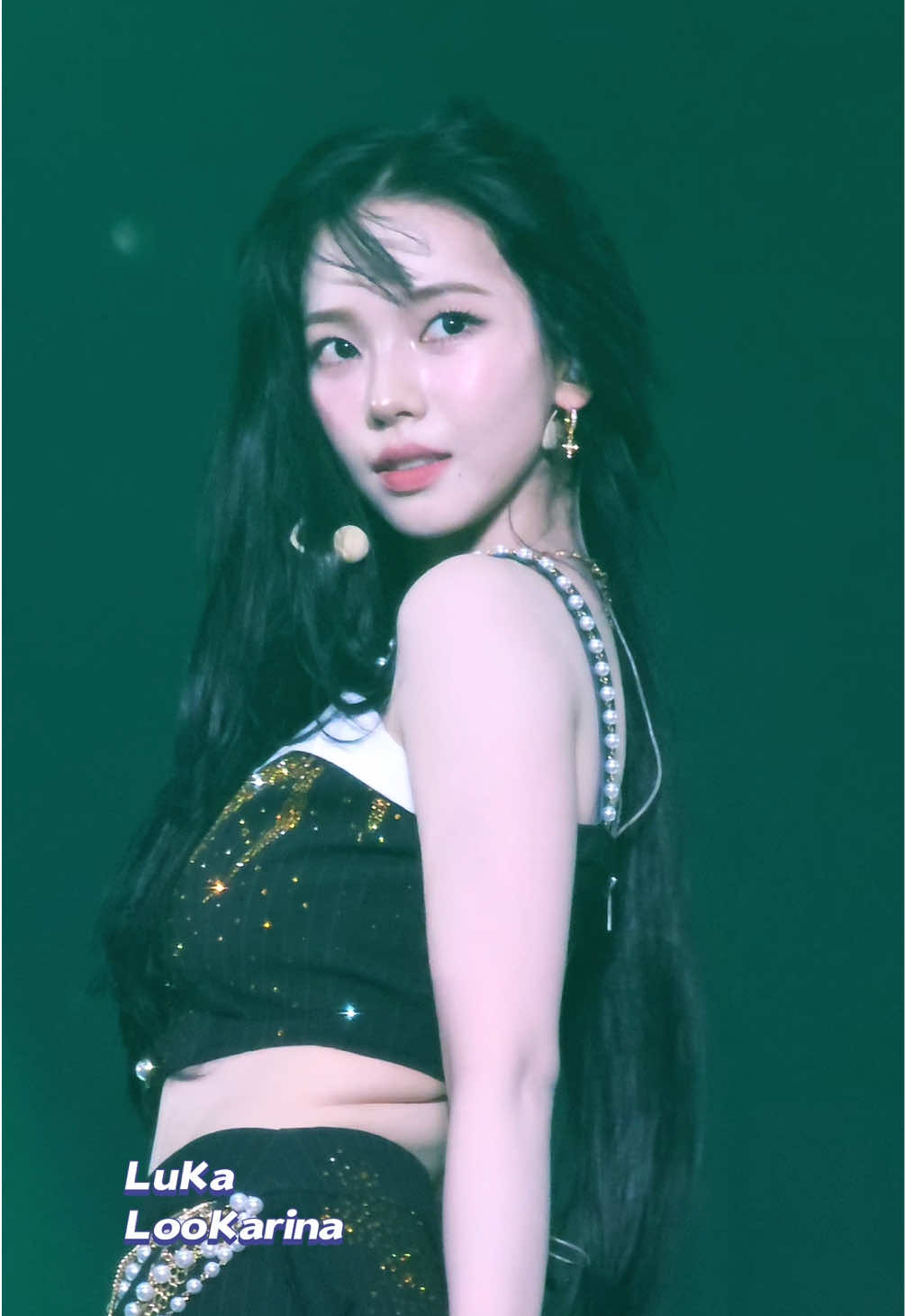 She is a divine manifestation on stage.#KARINA #유지민 #카리나 #カリナ #aespa 