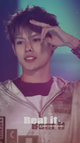 Signature on stage của thầy #james #cortis 