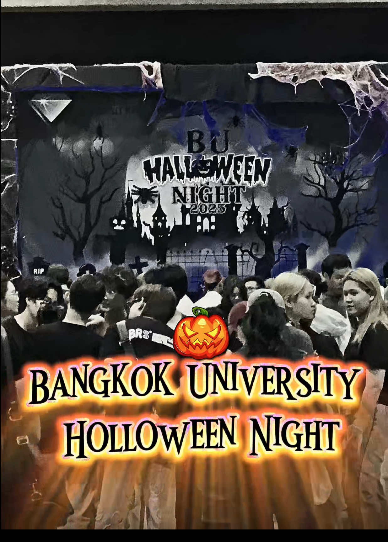 Trick or Treat? 🎃Can't believe how creative everyone was! 🤯 So much fun exploring the haunted vibes at BU. Great memories from Bangkok University's Halloween party.🧛🏻‍♀️ #bangkokuniversity  #trending  #fyppppppppppppppppppppppp  #tiktokmyanmar  #creatorsearchinsights 