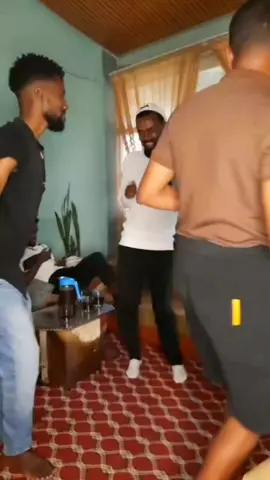 ጀመአው ቢራቢሮን live ላይ ደግሞታል#ethiopian_tik_tok🇪🇹🇪🇹🇪🇹🇪🇹 #fyp #foryoupage #viral #habeshatiktok @Bini shewa 