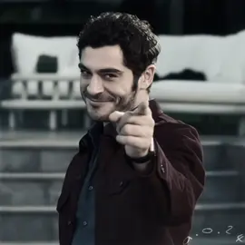 يا انه برد خاطري لما رجعها لبيتهم😂🔥 #sahtekarlar #المحتالون #burakdeniz #foryoupage #fyp 