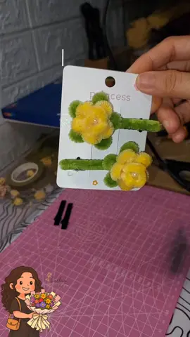 Hair Clip Rose Tutorial #hairclip #tutorial #fuzzywiretutorial #fuzzywire #fuzzywireflowers 