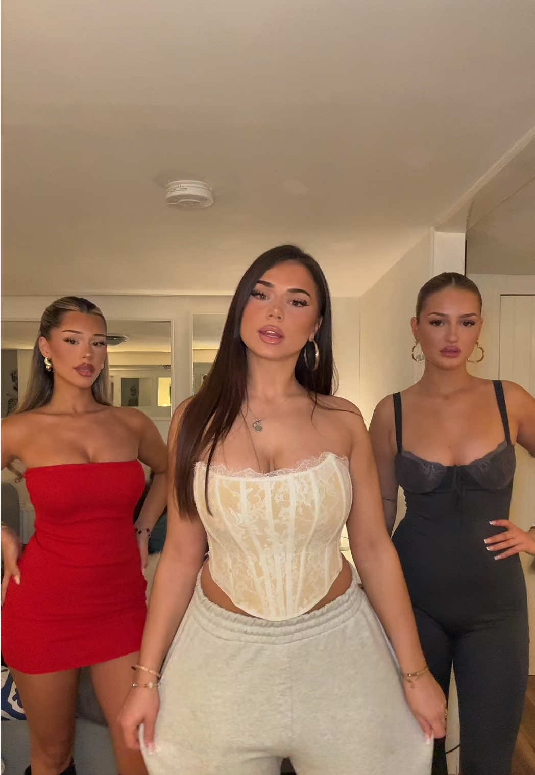 london girls @alina bajrami @Almira Azemi #fyp #foryou 