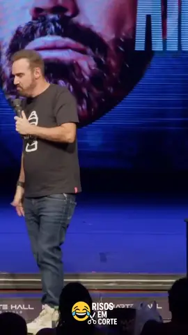 Os políticos são as vítimas do INSS 😂 #corteengraçado #standup #humorbrasileiro #comediabrasileira #diogoportugal 