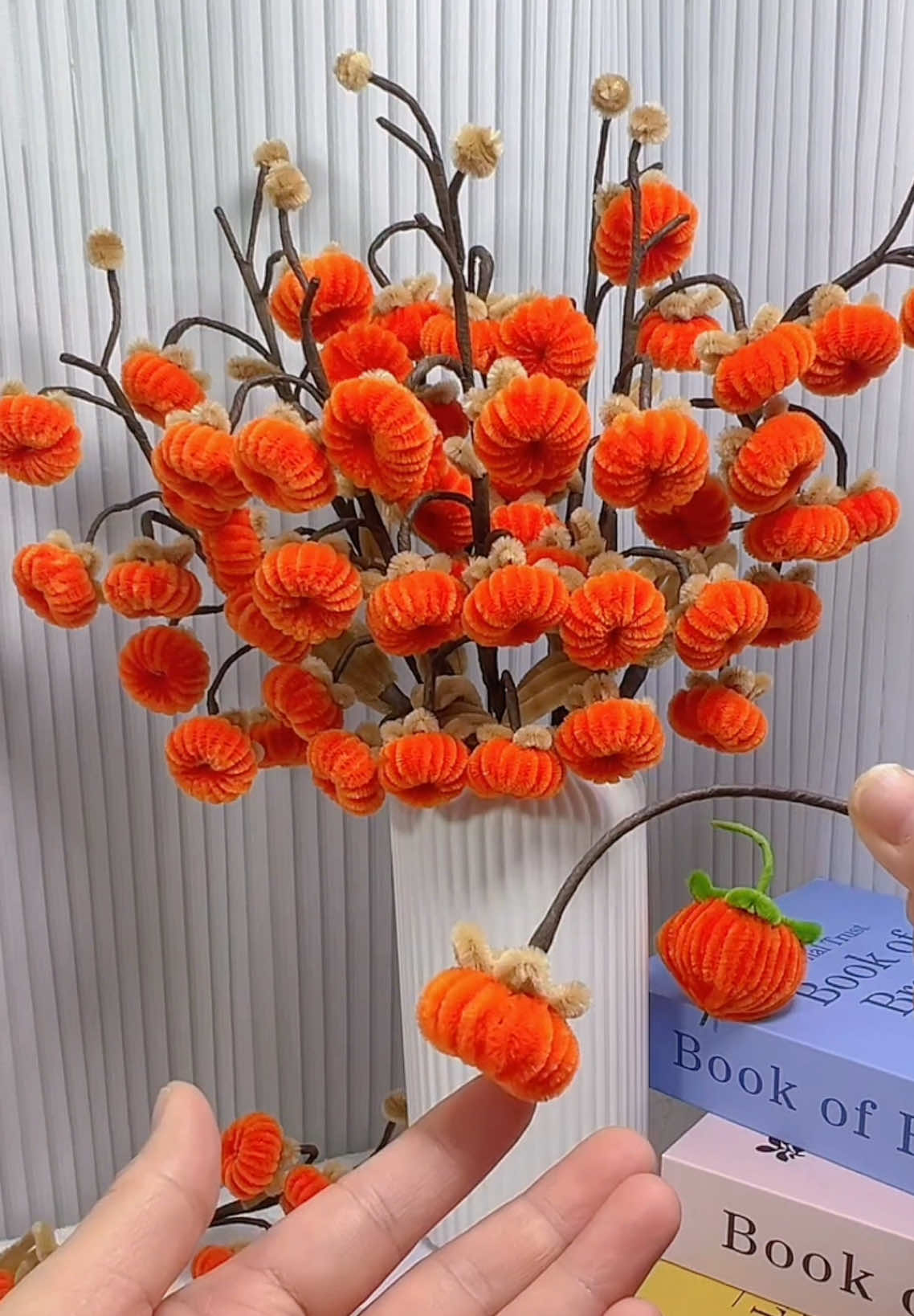 Handmade diy pipe cleaner orange flowers#DIY #gift #diyflower #diycrafts #flowercraft   