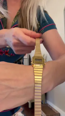 It’s called fashion look it up #planestrainsandautomobiles #johncandy #amazon 