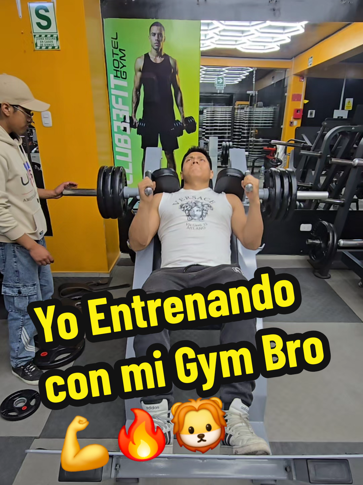 YO ENTRENANDO CON MI GYM BRO 💪🔥🦁  BUEN IMICIO DE SEMANA PARA TOD@S 🦁CLUB 33 FIT🦁 #huancayo_perú🇵🇪❤  #gimnasio  #fypviral 