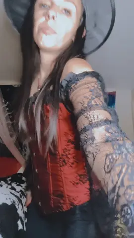 #spookyseason #halloweencostume #halloween #corset 