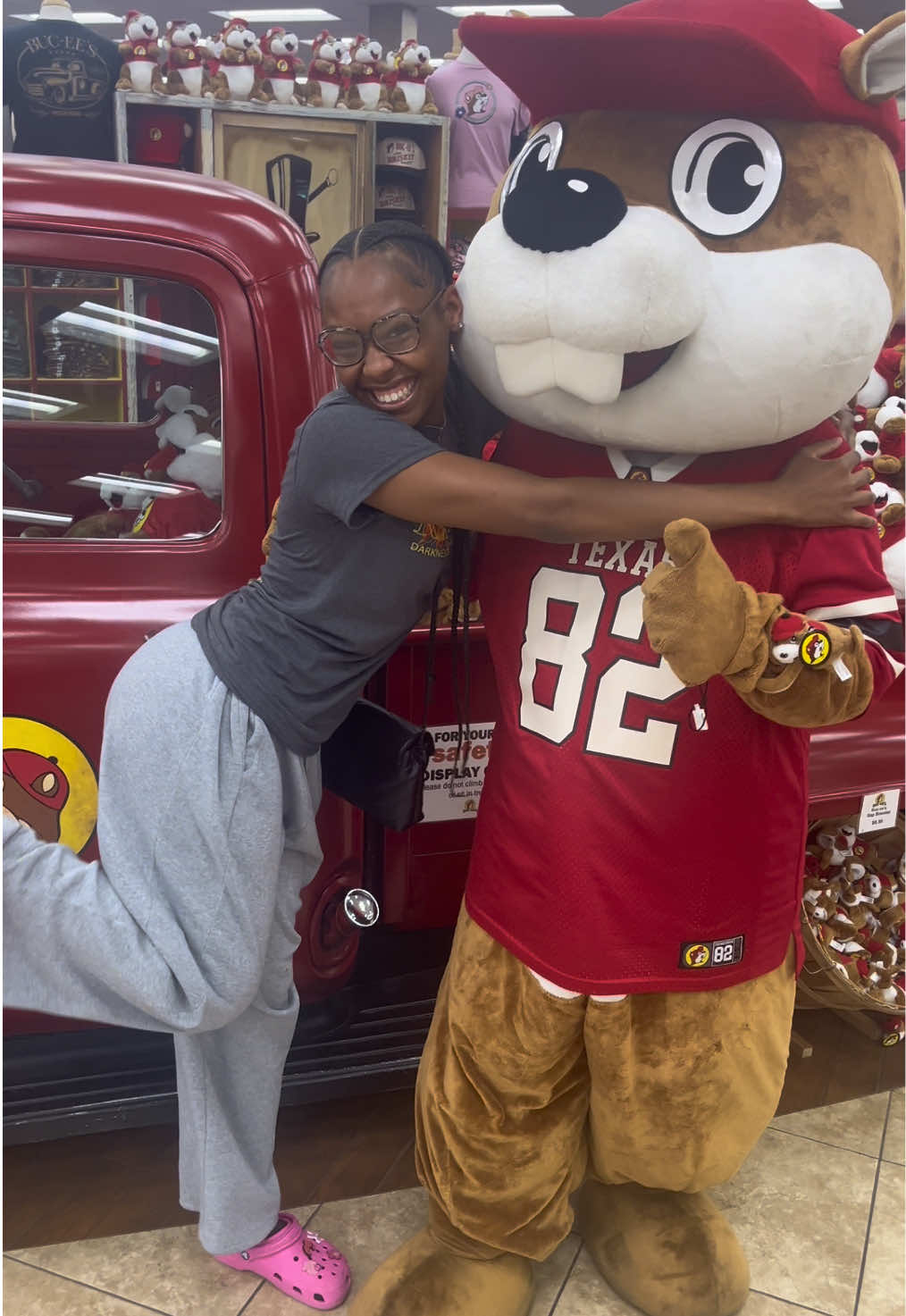 First time at buc-ee’s will most def be back ❤️ 🦫 I LOVE BUSSESSS top 5 frl - - - - - - #bucees #texas #brisket #buceesgasstation #blackgirl 