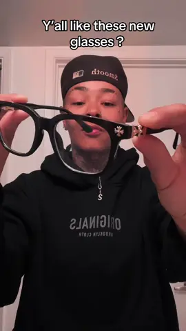 Had to switch out the old glasses for these New ones Gold chrome heart glasses 🕶🕶 what y’all think ? #chromheart #glasses #fashion #style 