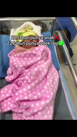 Plotwist sebelum akhir tahun wkwk #beda22tahun #adek #newborn #plottwist 