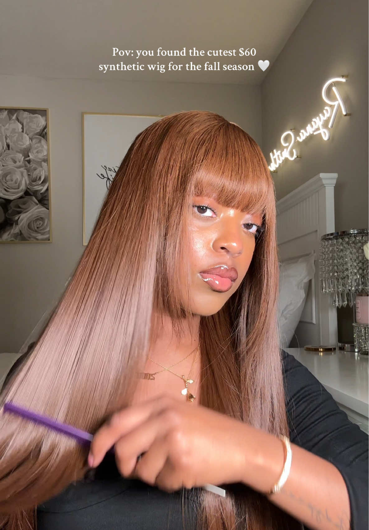 The color is so cuteee! 😍 click the orange shopping cart to grab yours today! @U&A HAIR SHOP 💗 Color: light brown Length: 24 inches  #syntheticwig #affordablewigs #uahair #wiginstall #wiginfluencer  Wig with bangs, light brown orange wig, good quality hair wig