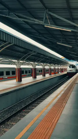 Naik kereta api tutt..tutt..✨ #fyppppppppppppppppppppppp #naikkereta#sudutkota #kotabandung 