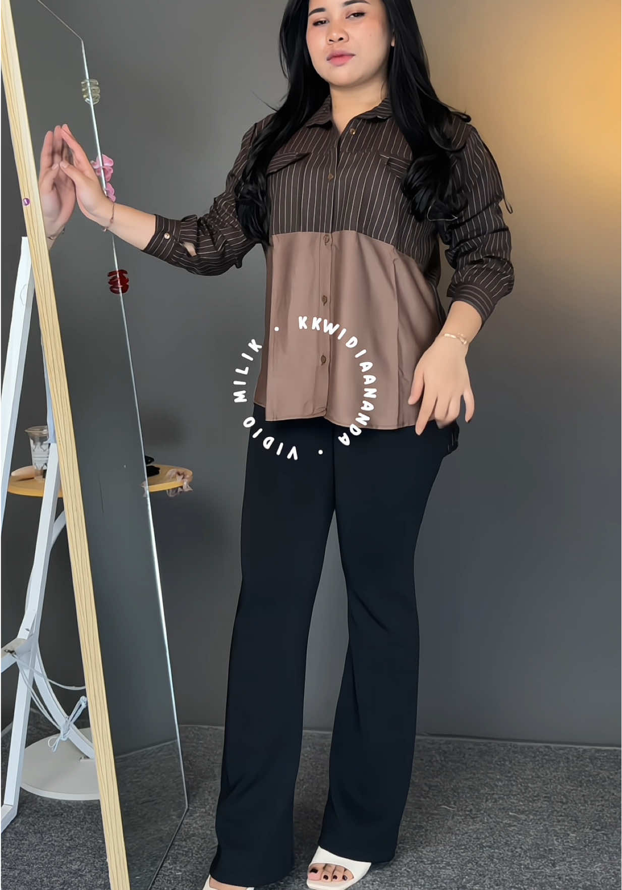 Rekomendasi kemeja kekinian dengan motif salur cocok buat kerja/kuliah #kemejawanita #kemejaviral #cutbray 