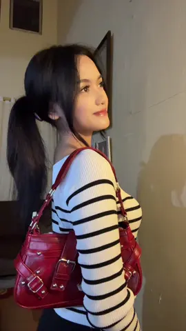 walaupun banyak kegiatan berbeda, tetep pake softlens favorit aku dari lacelle grace!  order di Optik Seis ataupun langsung co di keranjang kuning!  @Bausch Lomb Indonesia  #colorcontactlenses #beautyessentialsontactlens #colorcontactlenses #beautyessentials