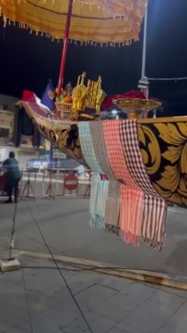 សម្រាប់វីដេអូមួយនេះ Admin សូមនាំអារម្មណ៍របស់បងប្អូនមកទស្សនាសម្រស់របស់ទូកង #ឌួងសូរិយាបុប្ផាស្ទឹងសែនបារមីក្ដីដូង❤️🇰🇭នាពេលរាត្រីនៅក្រុងស្ទឹងសែន ខេត្តកំពង់ធំ #ប្រភព_វប្បធម៍ទូកងកម្ពុជា❤️🇰🇭 #Khmer_Baot❤️🇰🇭 #អ្នកស្រឡាញ់វិស័យទូកងកម្ពុជា🇰🇭 #ទូកងកូនខ្មែរ🇰🇭 #កីឡារស់ក្នុងសន្តិភាព🇰🇭 #ទូកងកម្ពុជា❤️🇰🇭 #ទូកង_កម្ពុជា_យើង #🇰🇭🇰🇭🇰🇭🇰🇭🇰🇭🇰🇭🇰🇭🇰🇭