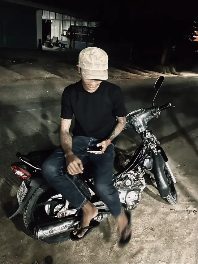 ———-🚶🏻‍➡️