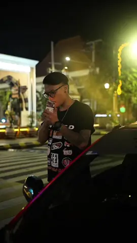 Kamu adalah definisi elegan yang membuatku ingin terus tumbuh.