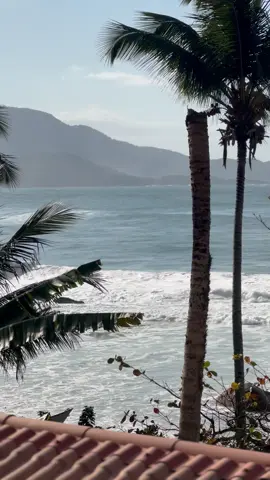 Visual da varanda em dias de ressaca 🌊  #aventureiro  #ilhagrande #rj #angradosreis 