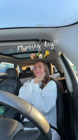 Moving day!! Eeeek so excited for all of the things! 📦🤍✨ shout out to Gorilla Moves for making the move so seamless, highly recommend if you are in the Vancouver / Fraser Valley area. #newapartment #moving #newapartmentcheck #newbeginnings #livingalonediaries 