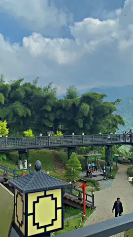 Gimana pengalaman kalian ke tempat ini guys #arunikaeatery #arunika #wisatakuningan #kuninganjabarhits #kuninganrepost #kuninganjawabarat #ngopisantuy #fyp #foryou 